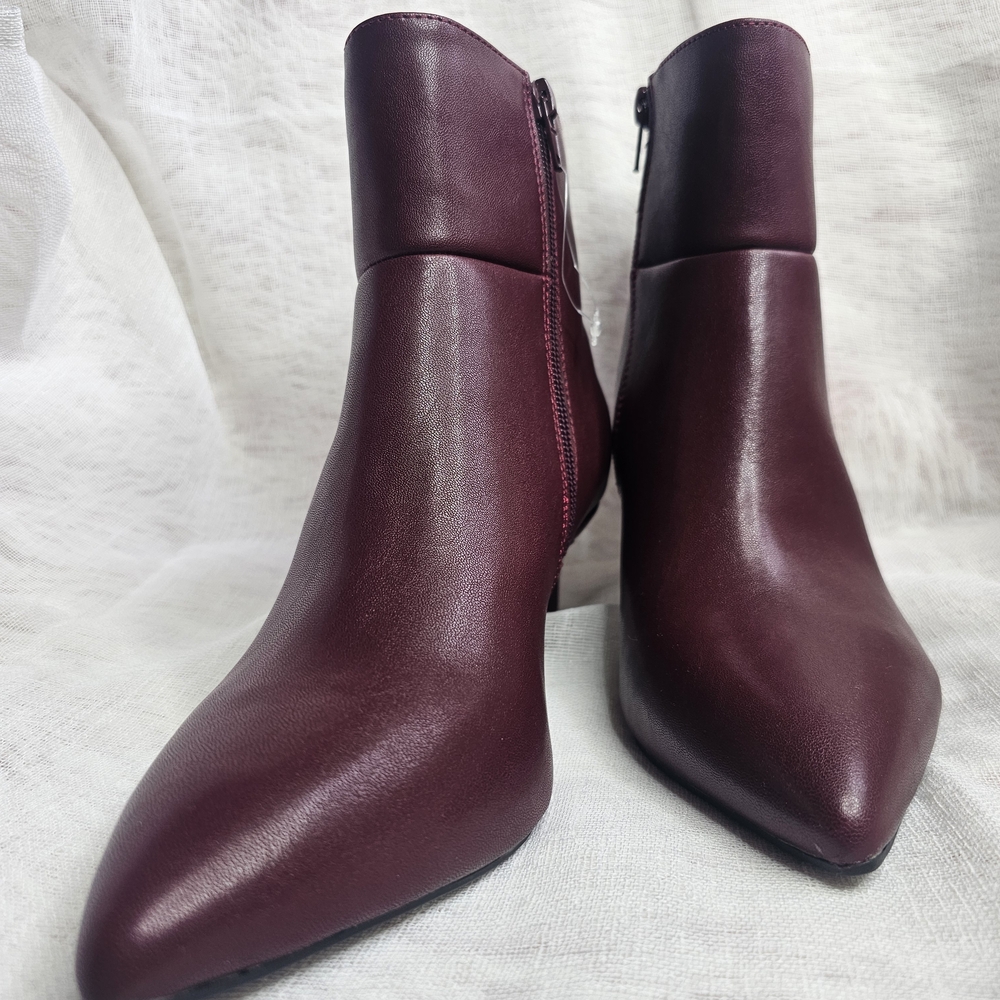 New Madden Girl Burgundy Ankle Boots | Size 6.5M | Zipper-Up Kitten Heel Booties